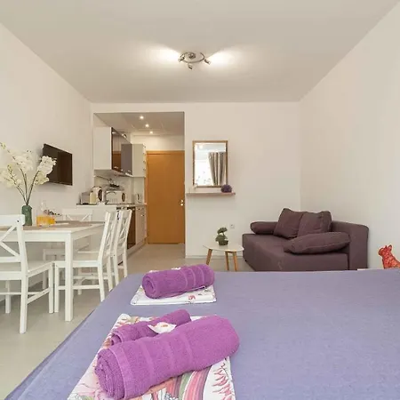 Lifestyle A26 Apartment *